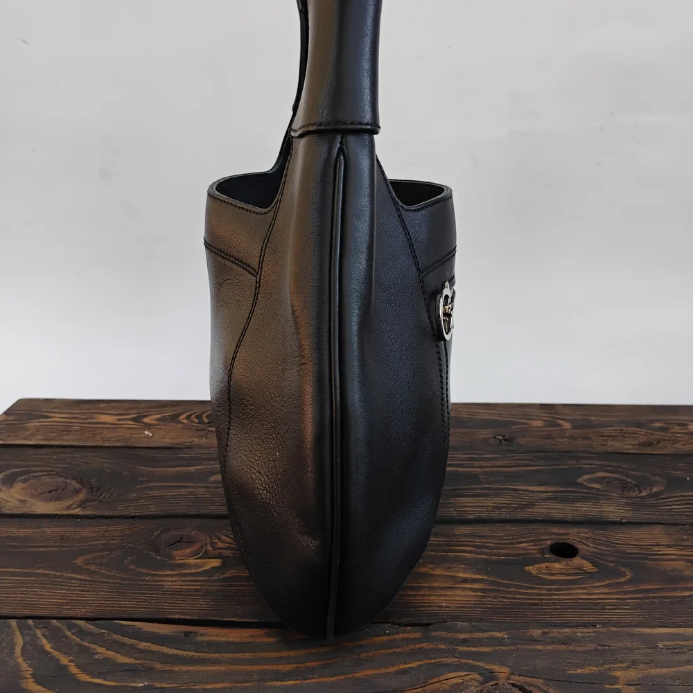 SALVATORE FERRAGAMO Gancini Shoulder Bag Leather Black EE-21 4800